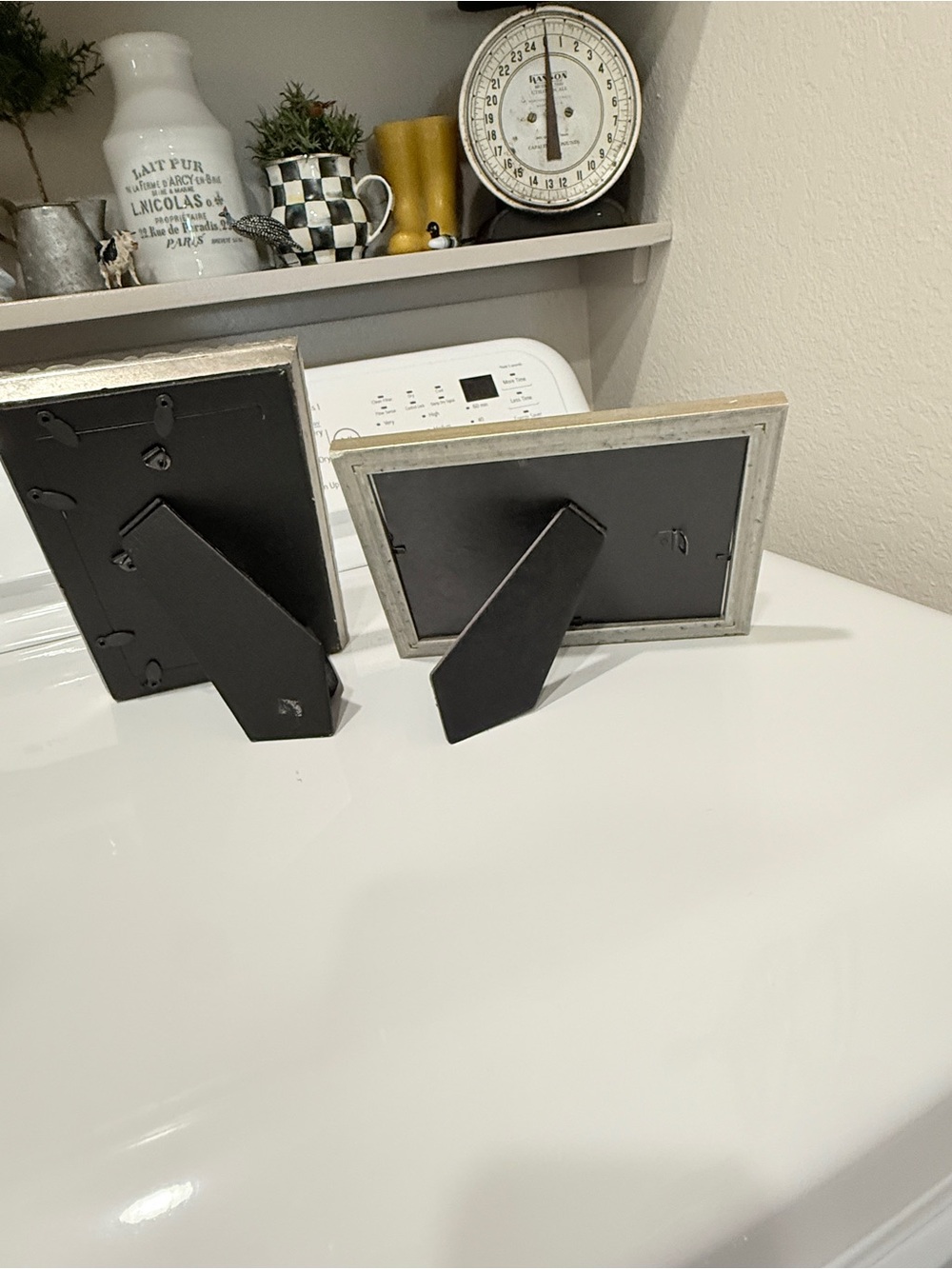 2 Vintage Silver Frames with Cat Pictures - Picture 6 of 14